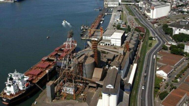 Mais de 20 investidores devem disputar controle do maior porto da América Latina