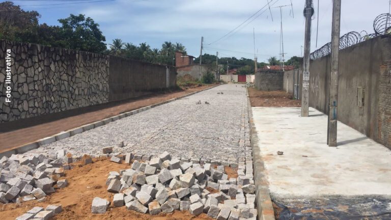 Licitação de drenagem e pavimentação de ruas do bairro Piuminas