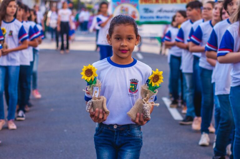 Orgulho de ser Brasileiro. Orgulho de Ser Linharense é tema de desfile em celebração ao Dia 7 de Setembro   		