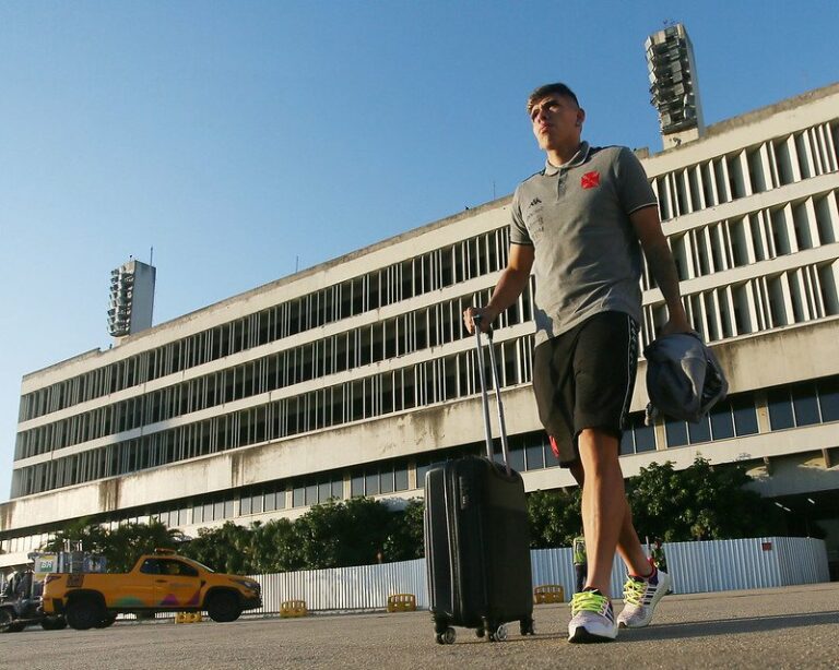 Palacios admite chance de sair do Vasco