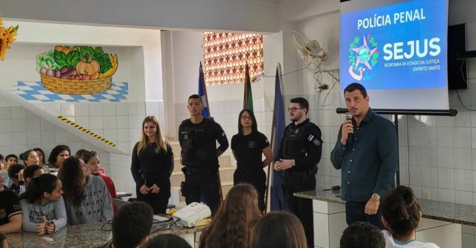 Polícia Penal ministra palestra na EFA Normília Cunha dos Santos