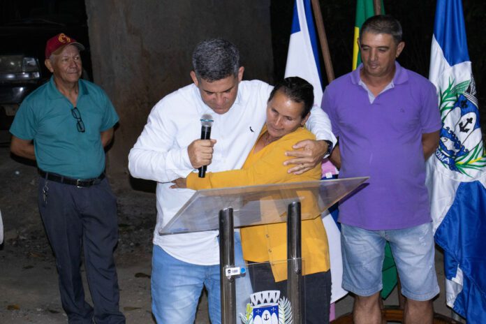 Prefeitura leva pavimentação para comunidade de São João de Ibitiba