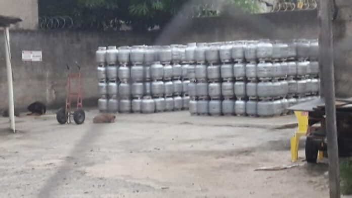 Procon Municipal notifica revendas e distribuidoras de gás de cozinha que não baixaram preços