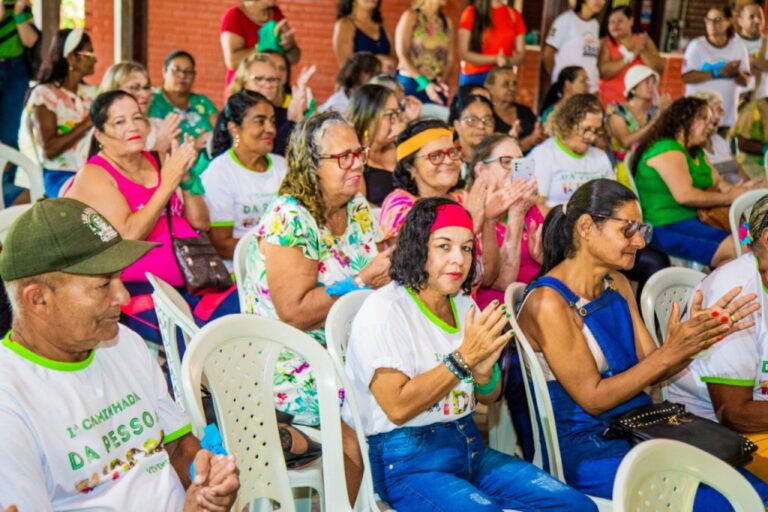 Balaio Cultural: idosos assistidos com oficinas de música nos Cras de Linhares fazem confraternização