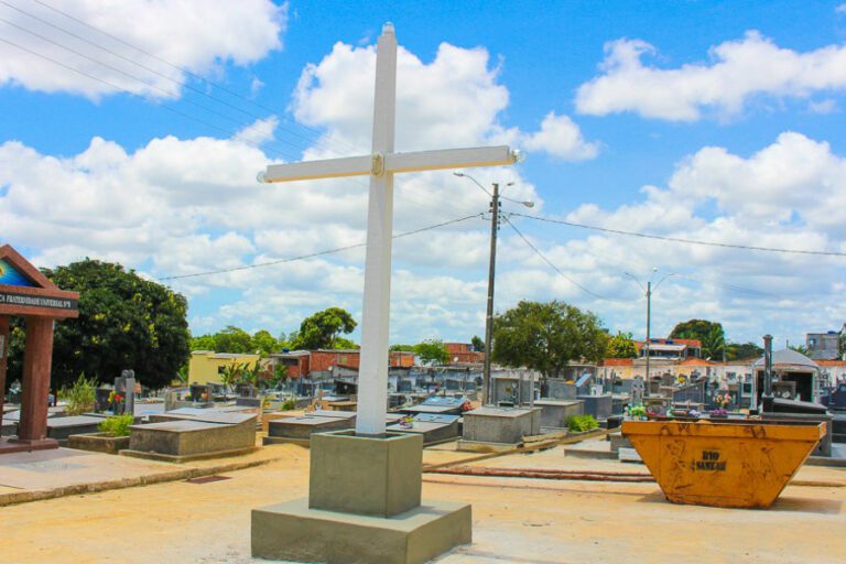 Finados: cadastro de ambulantes interessados em atuar nos cemitérios de Linhares começa hoje (25)   		