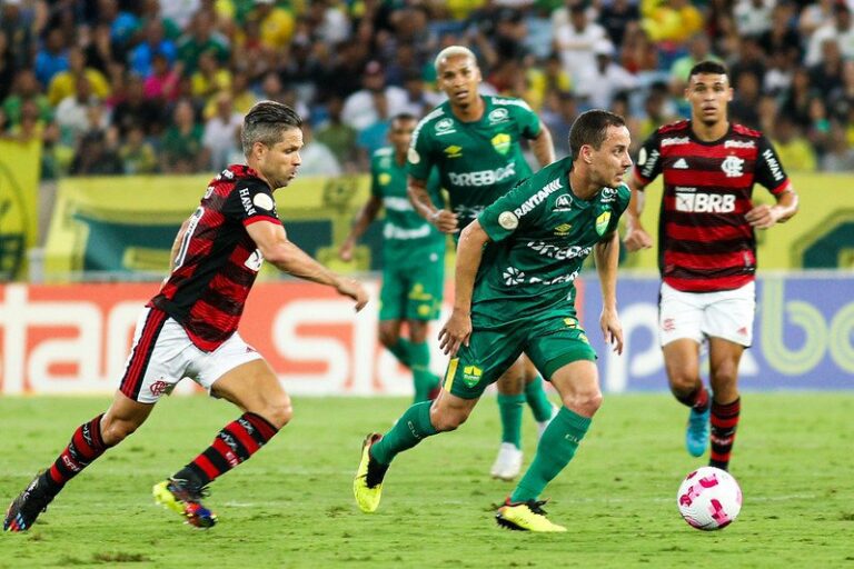 Com “time do Brasileiro”, Flamengo derrota o Cuiabá na Arena Pantanal e dorme no G4