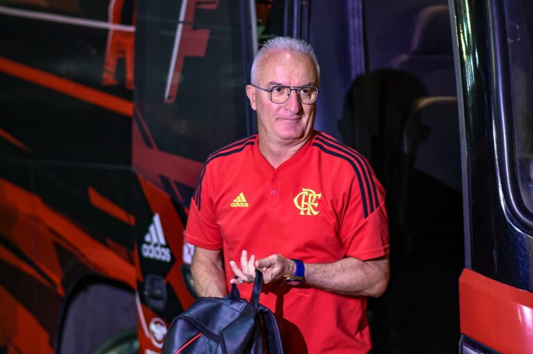 Dorival Júnior destaca boa atuação do Flamengo com elenco alternativo