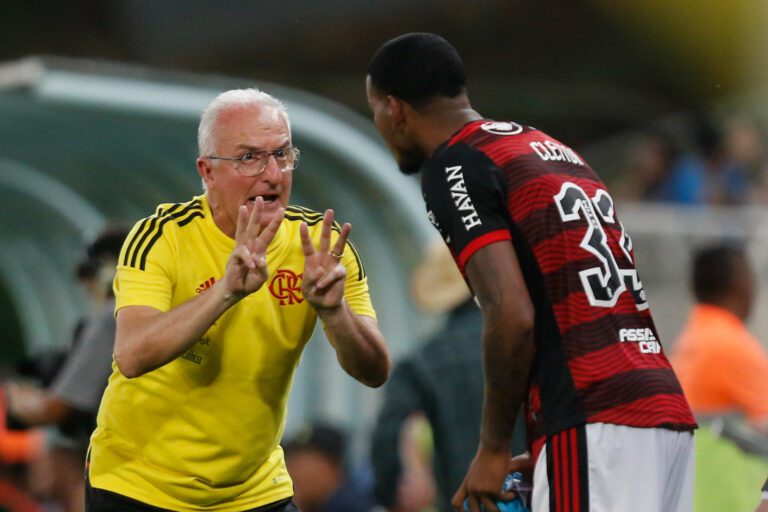Dorival Júnior minimiza ‘excesso’ de trabalho no Flamengo