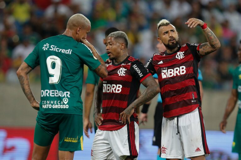 Marinho e Vidal explicam decisão sobre a cobrança de pênalti do Flamengo