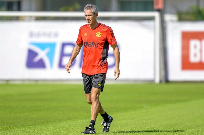 Paulo Sousa revela que falará sobre passagem pelo Flamengo