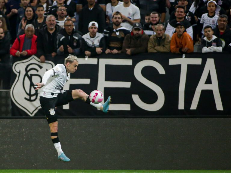 Róger Guedes diz que árbitro “teve medo” de marcar pênalti a favor do Corinthians e comenta substituição