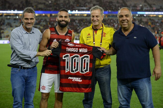 Thiago Maia celebra marca de 100 jogos pelo Flamengo: “Honrado”