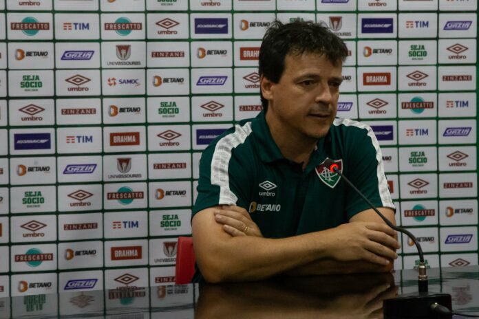 Diniz lamenta virada e aponta dificuldades do Fluminense contra o Atlético-GO