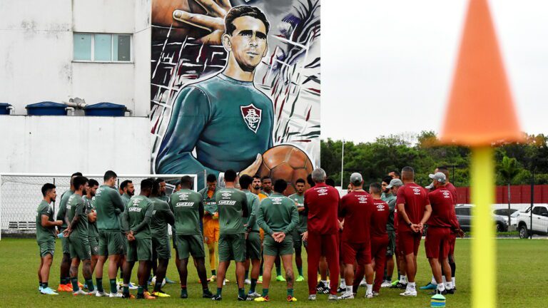 Na reta final do Brasileirão, expulsões acendem sinal de alerta no Fluminense