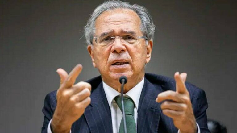 Paulo Guedes defende 