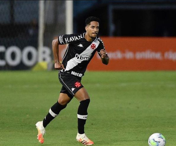 Miranda deve ser titular do Vasco contra o Sport; veja provável escalação