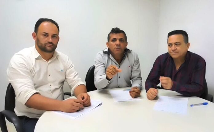 PREFEITO DE PINHEIROS E PRESIDENTE DO CIMNORTE SAÚDE, ARNÓBIO ANUNCIA ZERAMENTO DE FILAS DE EXAMES