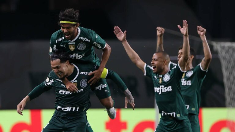 Palmeiras lidera ranking de clubes brasileiros mais valiosos; veja o top 10