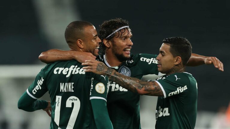 Palmeiras vence Botafogo de virada e amplia vantagem na liderança do Brasileirão