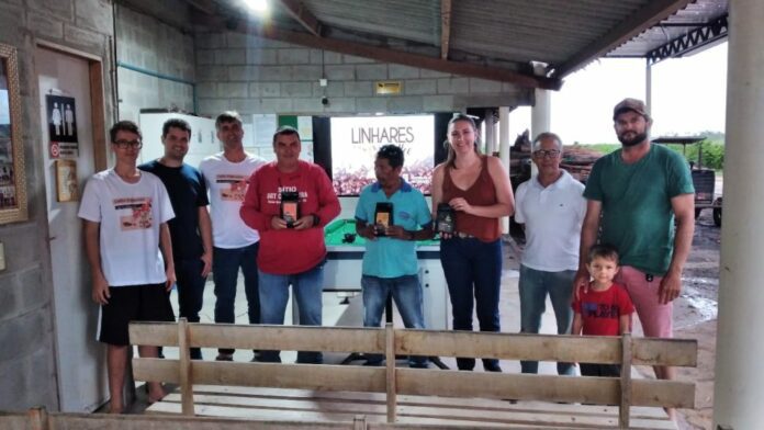 Programa Linhares Coffee reúne produtores em Baixo Quartel   		
