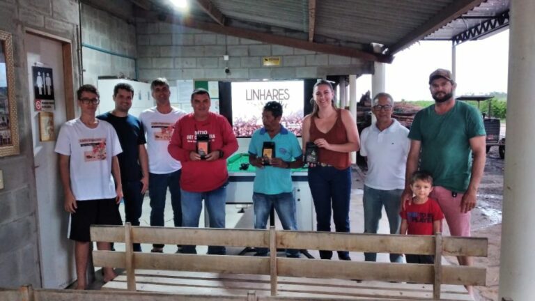 Programa Linhares Coffee reúne produtores em Baixo Quartel   		