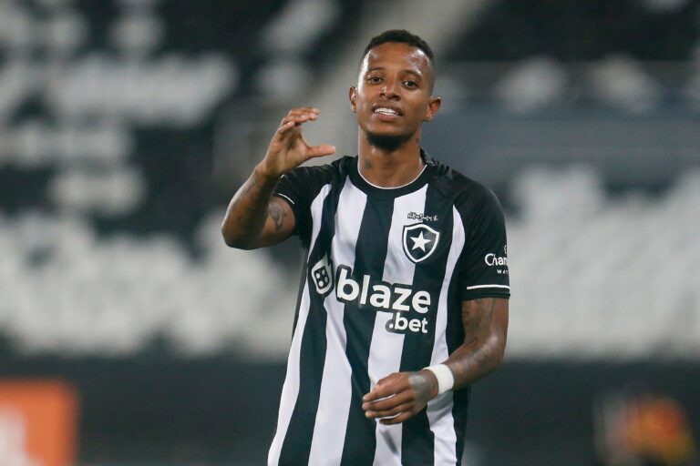 Tchê Tchê destaca importância da vitória diante do Bragantino para o Botafogo