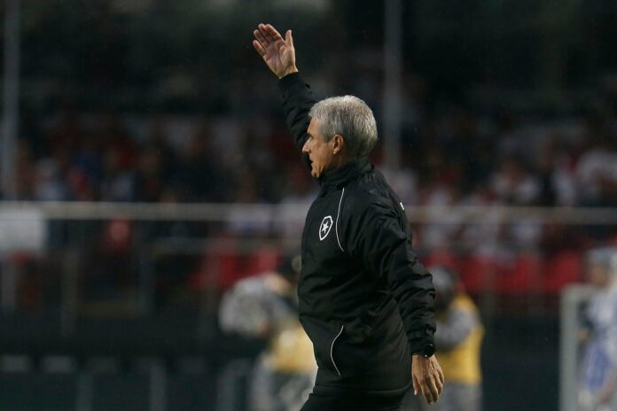 Tchê Tchê revela cartilha de Luís Castro no Botafogo