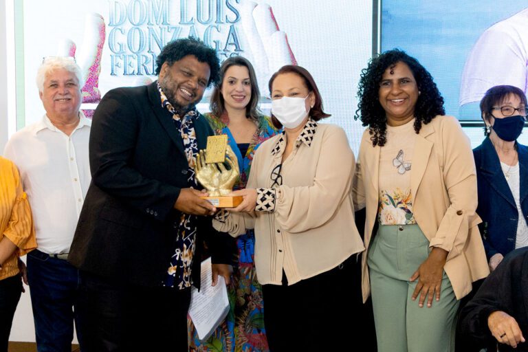 Prêmio Dom Luís Gonzaga Fernandes homenageia quatro pessoas e três instituições em sua 18ª edição