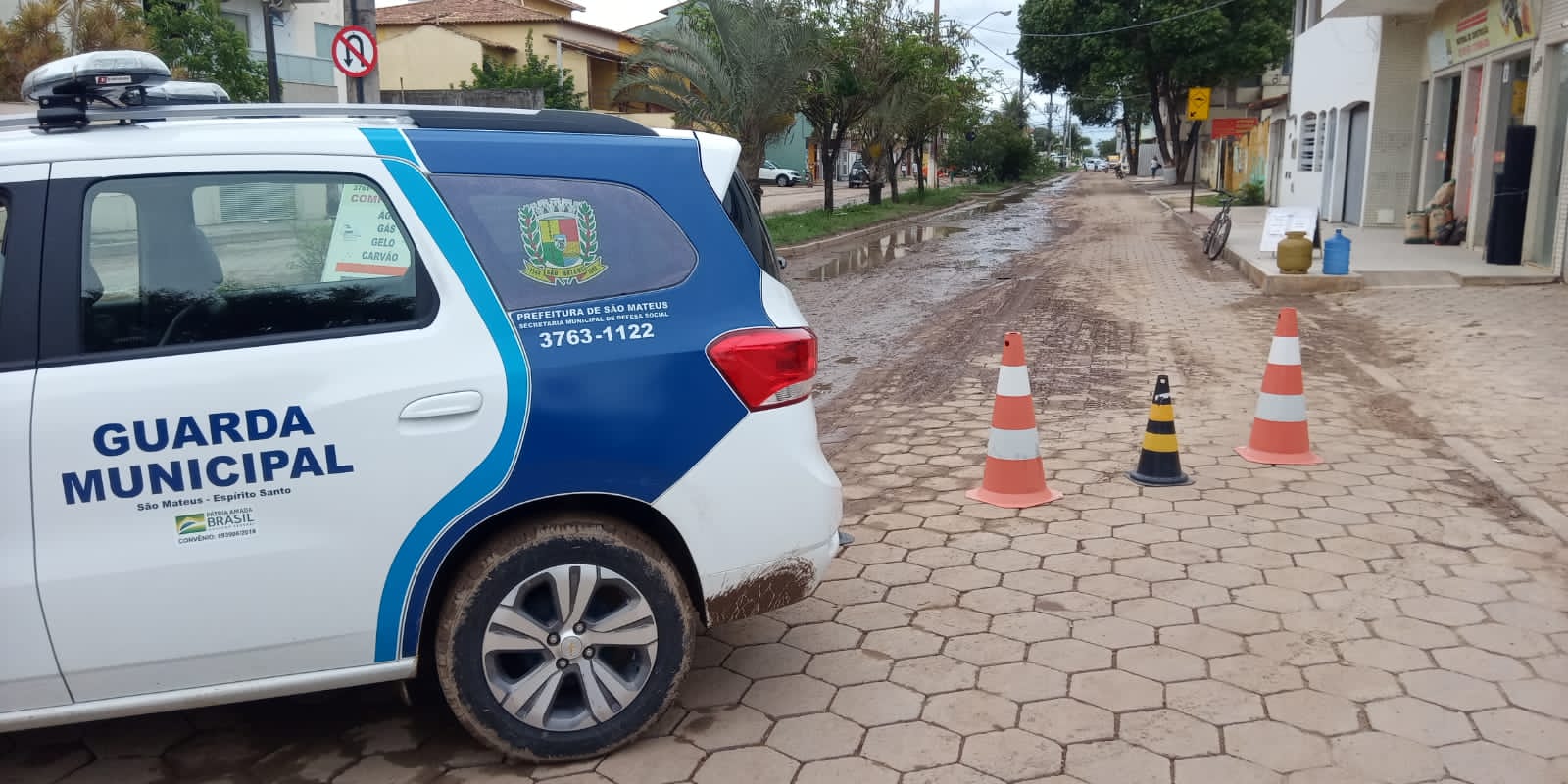 EM 24 HORAS, CHUVA PARA QUASE UM MÊS EM SÃO MATEUS: PREFEITURA INTENSIFICA AÇÕES EMERGENCIAIS
