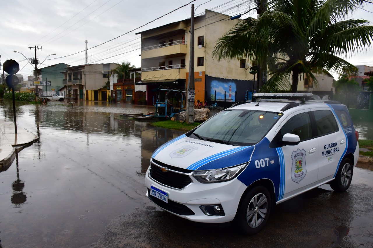 EM 24 HORAS, CHUVA PARA QUASE UM MÊS EM SÃO MATEUS: PREFEITURA INTENSIFICA AÇÕES EMERGENCIAIS