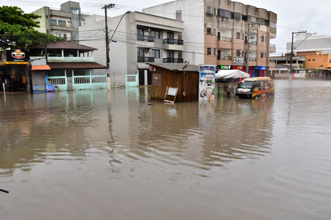 EM 24 HORAS, CHUVA PARA QUASE UM MÊS EM SÃO MATEUS: PREFEITURA INTENSIFICA AÇÕES EMERGENCIAIS