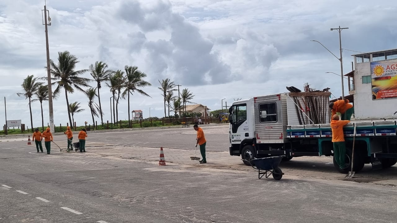 MÚLTIPLAS FRENTES DE TRABALHO PARA REPARAR OS DANOS CAUSADOS PELOS TEMPORAIS DE NOVEMBRO