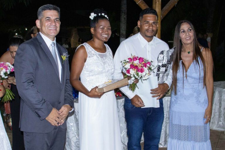 35 casais constituem matrimônio no 1° Casamento Comunitário de Piúma
