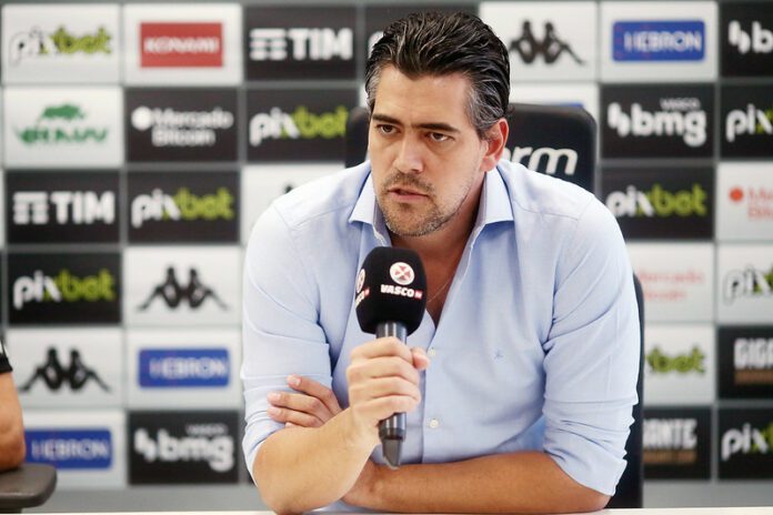 Diretor-executivo do Vasco, Paulo Bracks vai conceder entrevista