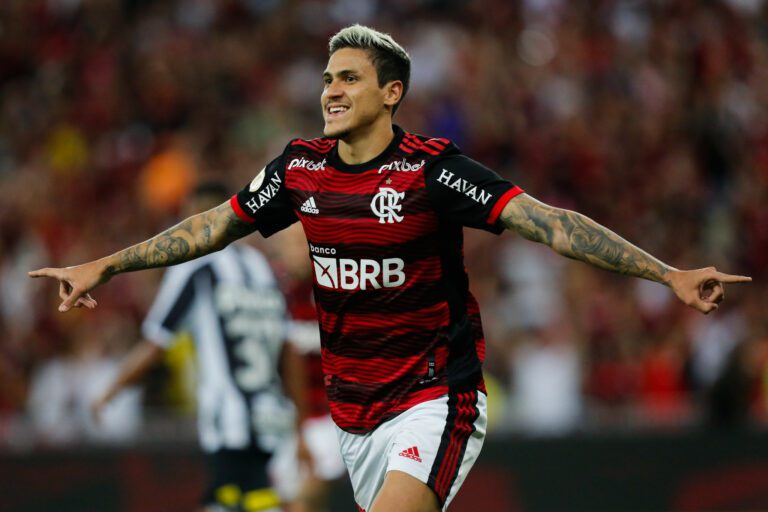 Flamengo iguala Vasco em número de jogadores convocados para Copas do Mundo