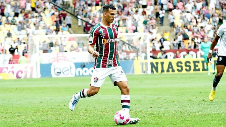 Calegari vira dúvida para o restante da temporada do Fluminense
