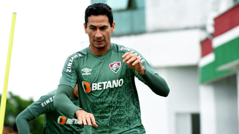 Fluminense oferece renovação contratual ao meia Paulo Henrique Ganso