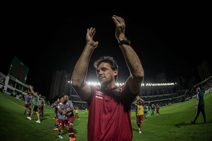 Fluminense renova com Fernando Diniz até o fim de 2024