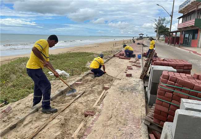 FORÇA-TAREFA REALIZA LIMPEZA E REPAROS NO LITORAL