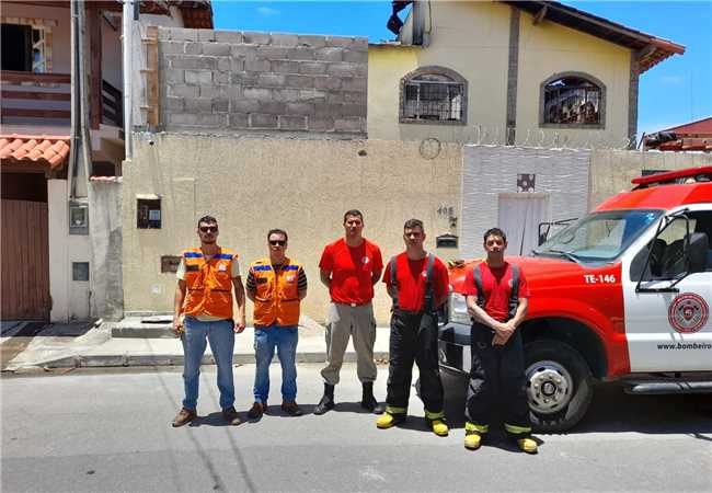 GUARDA MUNICIPAL E DEFESA CIVIL ATENDEM OCORRÊNCIA DE INCÊNCIO