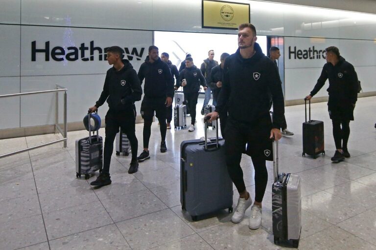Lucas Fernandes destaca empolgação do elenco do Botafogo em excursão