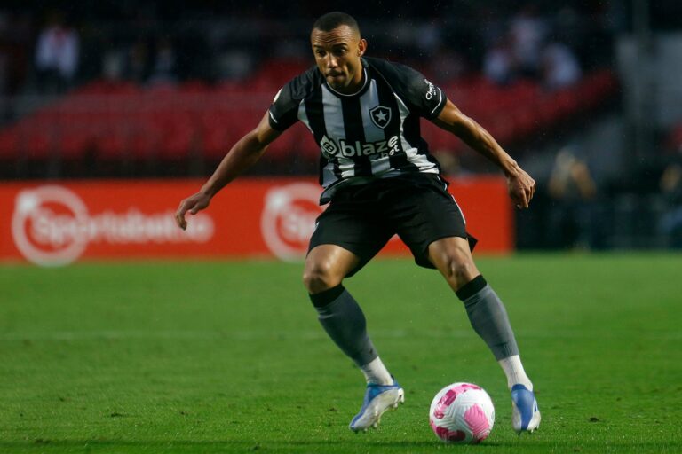 Marçal admite decepção no Botafogo por perda da vaga na Libertadores