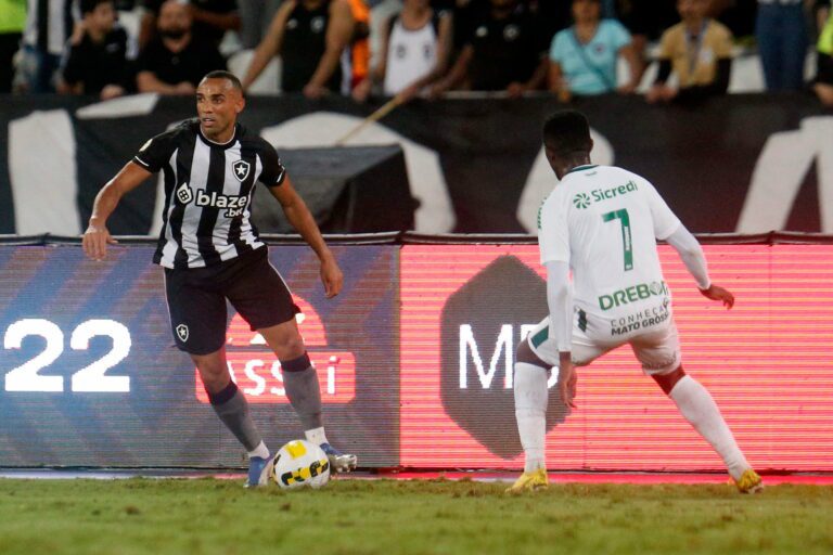Mesmo com derrota do Botafogo, Marçal segue focado em vaga na Pré-Libertadores