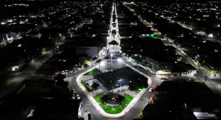 Prefeitura entrega iluminação de LED da Avenida Vasco Fernandes Coutinho, no Interlagos