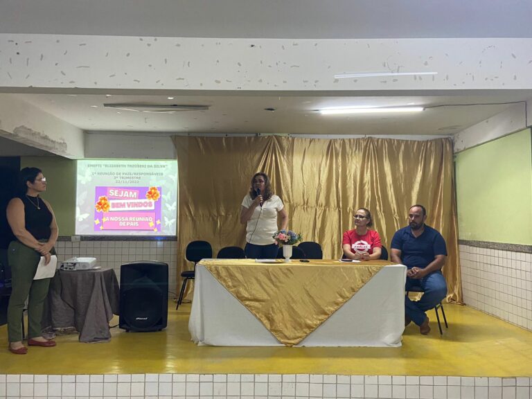 SEMED faz reunião em Paulista para informar sobre regime de tempo integral na EMEF Elizabeth Trzoseki