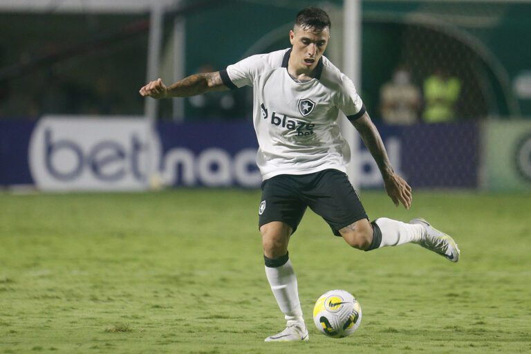 Saravia se despede do Botafogo: “Só tenho palavras de agradecimento”