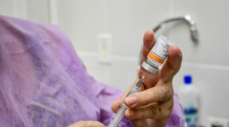 Saúde disponibiliza vacina meningocócica ACWY para população de 10 a 29 anos em Linhares
