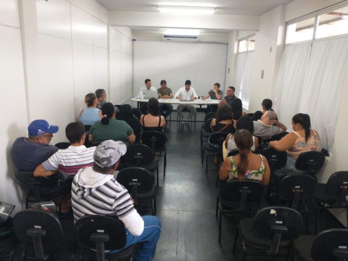 Secretaria Municipal de Desenvolvimento Econômico realiza reunião para regularizar os empreendimentos a serem localizados nas praças do Município de Nova Venécia