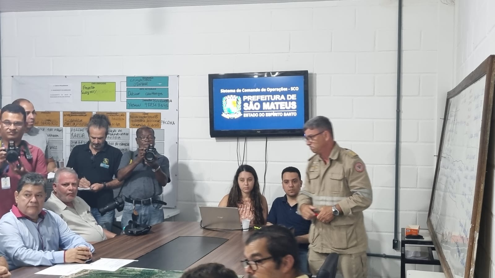 GOVERNADOR CASAGRANDE VISITA SÃO MATEUS, SE REÚNE COM O PREFEITO DANIEL E O COMITÊ DE CRISE E GARANTE RECURSOS PARA A RECONSTRUÇÃO DO MUNICÍPIO