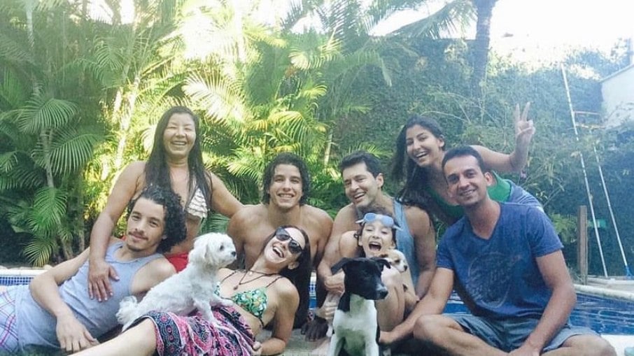 Ricky é irmão de Juliana Xavier e Dharck Tavares, primo do autor Tiago Santiago e sobrinho da atriz Helena Xavier Ricky é irmão de Juliana Xavier e Dharck Tavares, primo do autor Tiago Santiago e sobrinho da atriz Helena Xavier